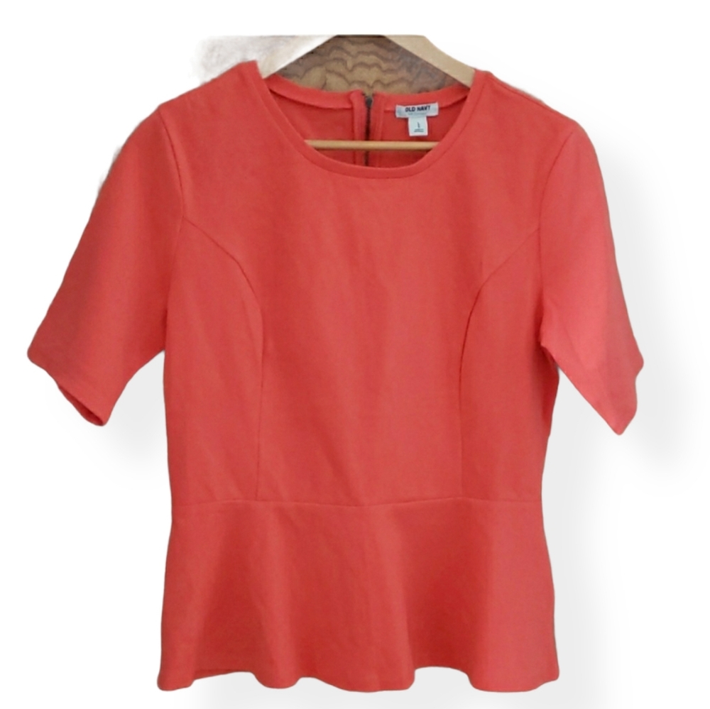 🌷OLD NAVY woman's top